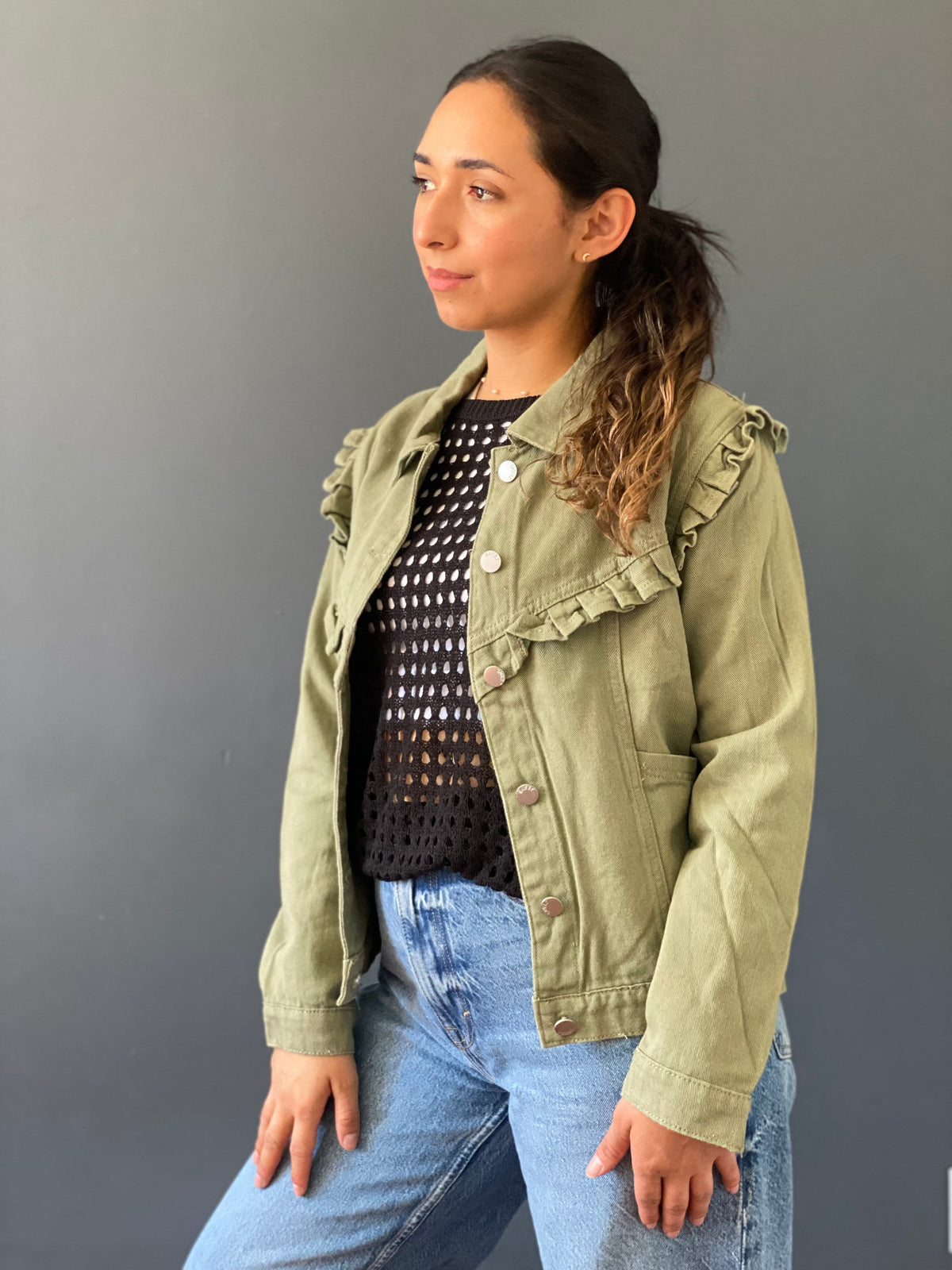 Chaqueta con vuelos Verde Militar